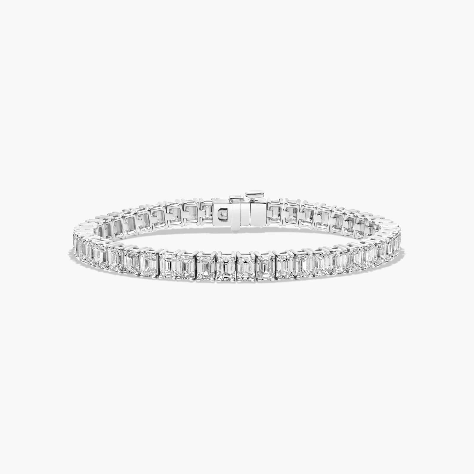 Emerald cut ring
