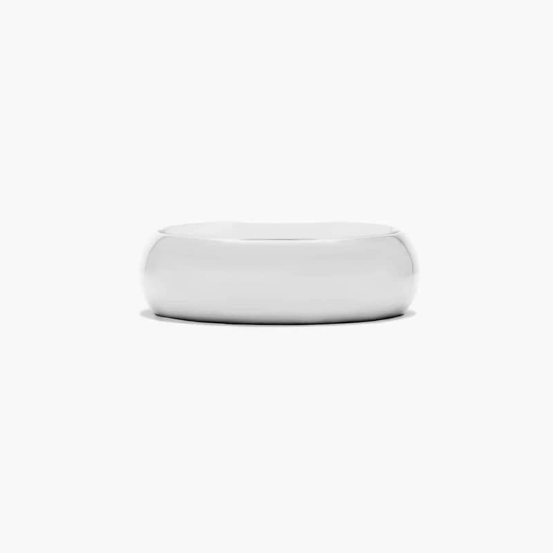 This beautiful 7mm band features a slightly domed surface and Comfort-Fit on the inside for unforgettable comfort.