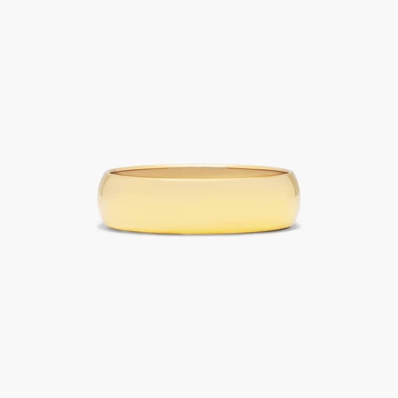 This6mm traditional band has a classic inside and a lower dome surface on the outside that provides both a modern and classic profile.