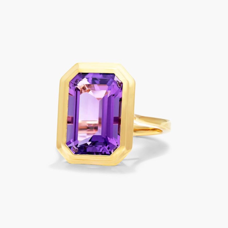 18K Yellow Gold Emerald Cut Bezel Amethyst Cocktail Ring