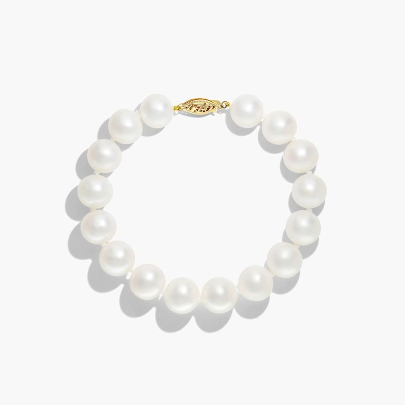 14K Yellow Gold Freshwater Cultured Pearl Fish Clasp Bracelet (10-11 mm)