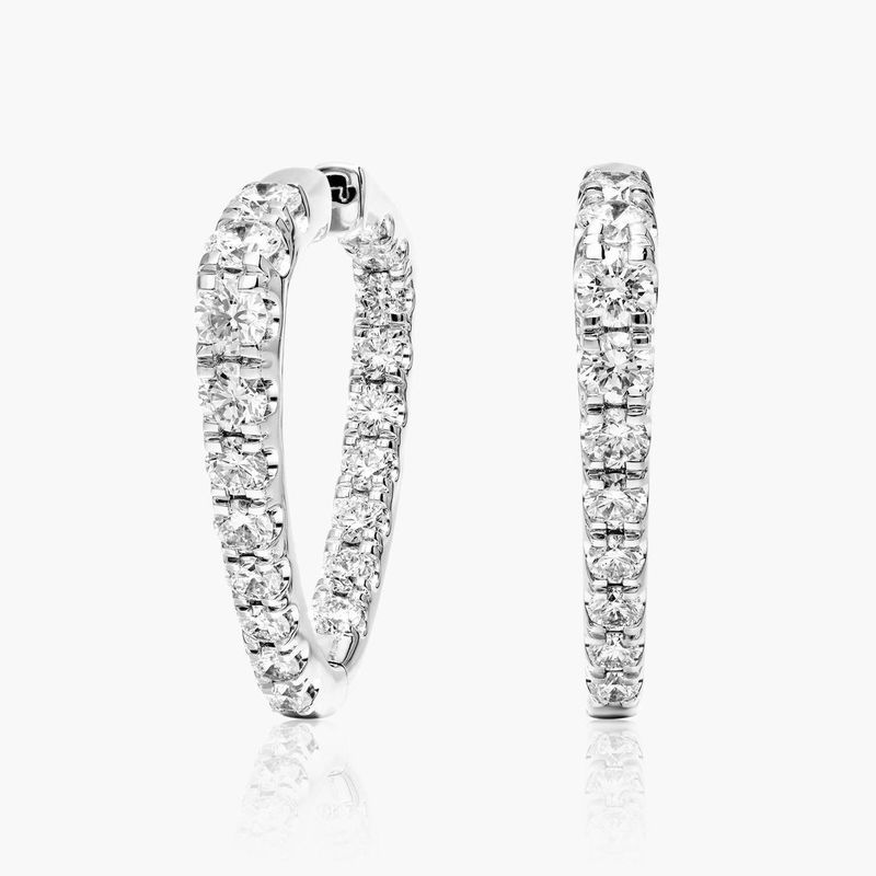 Halo diamond ring