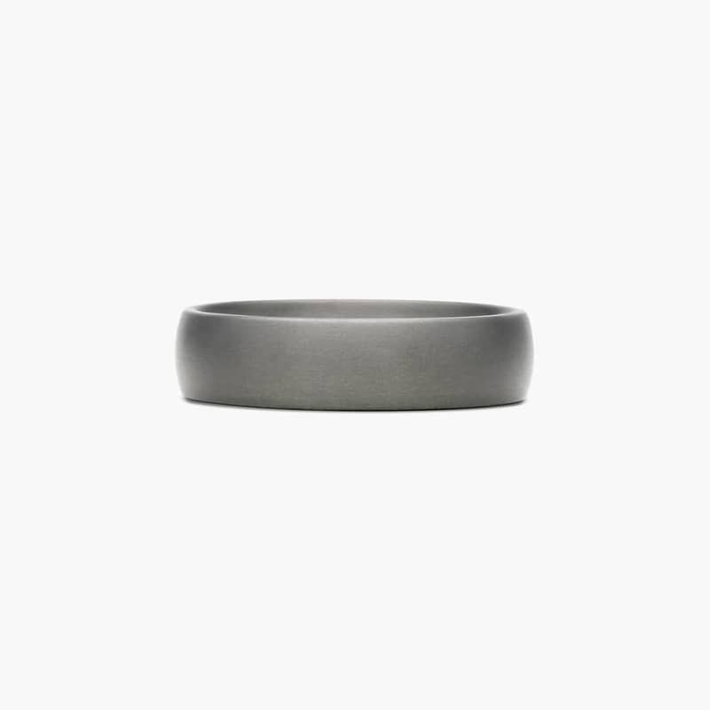 This 6mm Comfort-Fit band features an elegant satin finish to achieve a contemporary look.