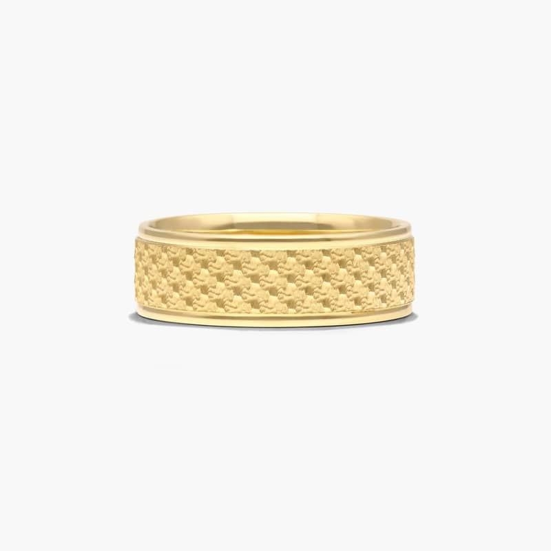 If you are looking for something unique look no further. This design features a very finely carved diamond pattern that reflect light so it gives the optical illusion of movement. A mesmerizing ring that will capture you every time.