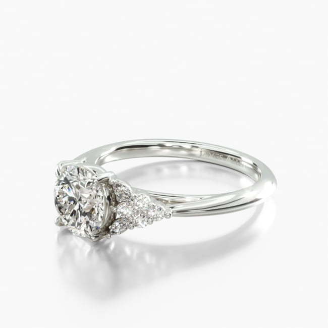 Bright and dazzling diamonds arrayed in chevron shapes align perfectly with the sleek tapered knife edge shank.