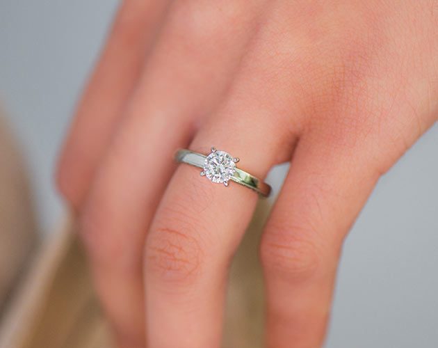 14K White Gold Etched Profile Solitaire Engagement Ring