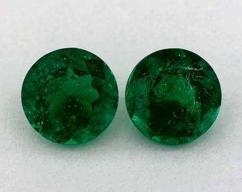 
        1.11 Total Carat 
        
        Round 
        Green Emeralds