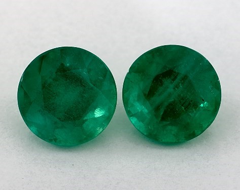  
        1.73 Total Carat 
        
        Round 
        Green Emeralds